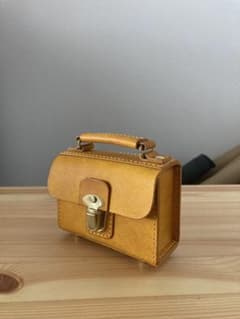 イタリアンレザーミニバッグ レザークラフト - メルカリ