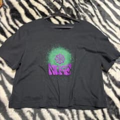 NIKE ロゴプリント クロップド丈 半袖Tシャツのサムネイル