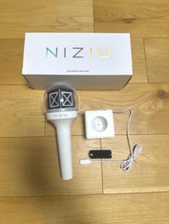 NiziU ペンライト 中古品 - メルカリ