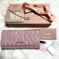 【美品】ミュウミュウ　マテラッセ　パスケース付き★正規品のサムネイル