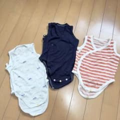 ユニクロ　ベビー肌着のサムネイル