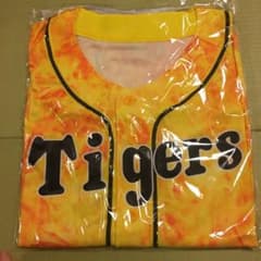 阪神タイガース ユニフォーム　Joshin 粗品のサムネイル