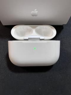AirPods Pro 第一世代　充電ケース 　純正のサムネイル