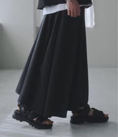 KUUUPYドレープギャザー袴パンツのサムネイル