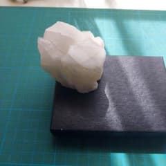 水晶　原石のサムネイル