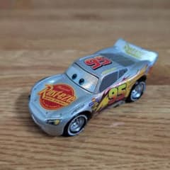 トミカ カーズ ライトニング・マックィーン シルバーレーサータイプ
