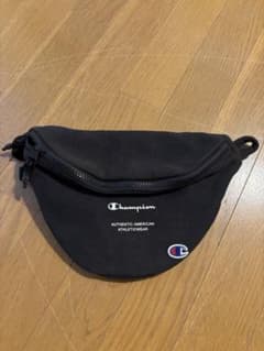 Champion ボディバッグ ブラックのサムネイル