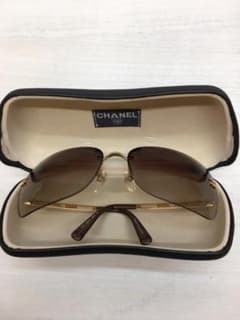 美品　CHANEL　シャネル　サングラスのサムネイル