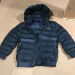 ナイキ　ダウンジャケット　xs NIKE キッズのサムネイル