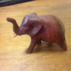 アジアン 木の象とバリの恋人のサムネイル