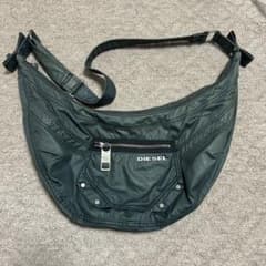 【archive 】DIESEL　ヴィンテージ　三日月型　ショルダーバッグ 00s archive DIESEL ショルダーバッグ y2k 三日月 - メルカリ