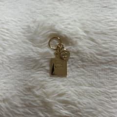 CHANEL 香水瓶モチーフ チャーム ゴールドのサムネイル