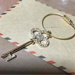 クリスタルガラスのkeyキーホルダーのサムネイル