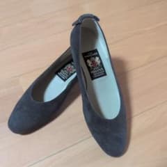 MIHAMA モトマチヨコハマ スエードパンプス スタッズ付き