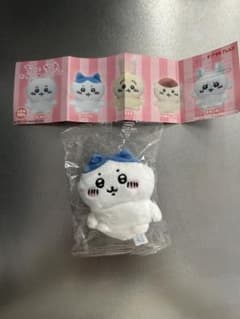 ちいかわ　お座りぬいぐるみ　ハチワレのサムネイル