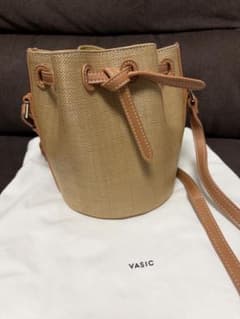 値下げ交渉可】 VASIC キャメル バケツ型ショルダーバッグ - メルカリ