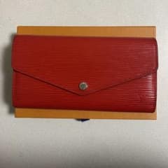 LOUIS VUITTON エピ 長財布 赤のサムネイル