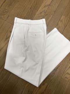 【ユニクロ】タックワイドパンツのサムネイル