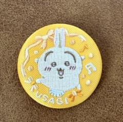 ちいかわ刺繍缶バッジ2 うさぎのサムネイル