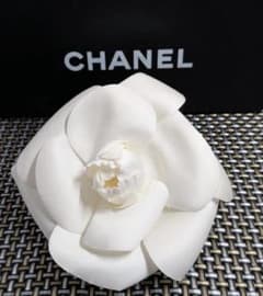 CHANEL シャネル カメリア ホワイトコサージュ ブローチ白 - メルカリ