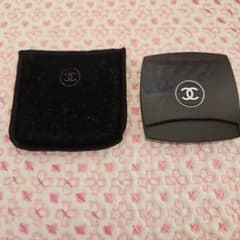 CHANELコンパクトミラーのサムネイル