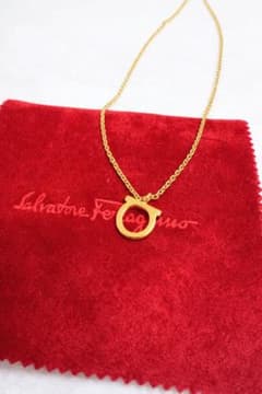【Ariko様専用】Salvatore Ferragamo ゴールドネックレスのサムネイル
