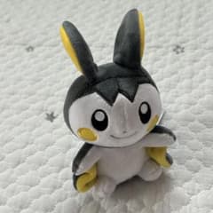 9030】ポケモンセンター エモンガ ぬいぐるみ - メルカリ