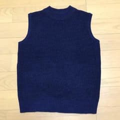 GU ☆ ニットベストのサムネイル