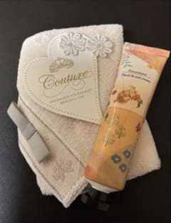 Couture タオルハンカチ ピンク　ほんやら堂ハンドクリーム、オマケ付きのサムネイル