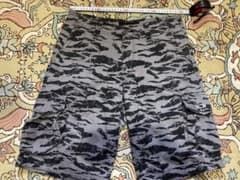 オークリー 迷彩 ハーフパンツ 30のサムネイル