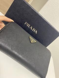 PRADA プラダ　長財布　財布　三角ロゴのサムネイル