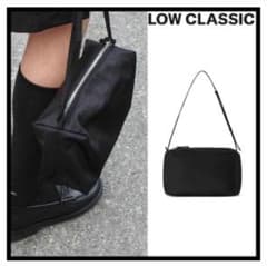 タグあり　LOW CLASSIC ナイロン ショルダーバッグ 黒 タグあり LOW CLASSIC ナイロン ショルダーバッグ 黒 - メルカリ