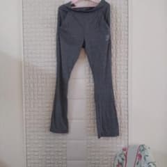 グレーストレッチフレアパンツ Sきいろいとり様専用ですのサムネイル
