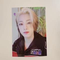 WEi ヨンハ　生写真のサムネイル