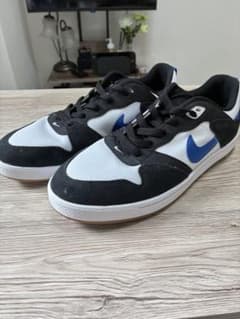 NIKE スニーカー ブラック ブルーのサムネイル