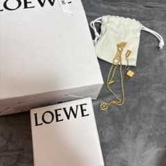 LOEWE アナグラム ネックレス ゴールドカラーのサムネイル