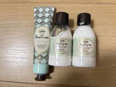 SABON ホワイトティー　ハンドクリーム & シルキーボディミルク セットのサムネイル