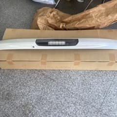 日産 セレナ 純正 ハイマウントストップランプ（LED）のサムネイル