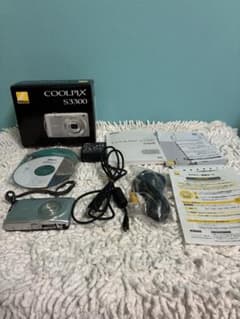 Nikon COOLPIX S3300 シルバー 動作確認済み 付属品多数のサムネイル