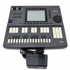 YAMAHA QY700 ミュージックシーケンサー 電源・液晶確認済み ジャンク