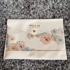 ポールアンドジョー フラットケースのサムネイル