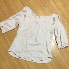 【いちご様専用】肩フリル 七分袖 カットソー ベージュ&黒の2枚セットのサムネイル