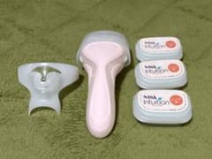 mayuuuu様専用 Schick Intuition 本体と替刃セットのサムネイル