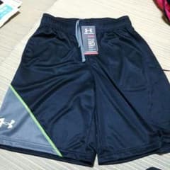 アンダーアーマー　新品ハーフパンツのサムネイル