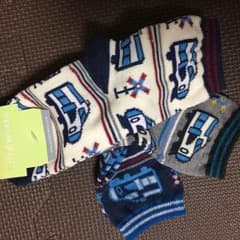 新品☆新幹線柄☆3足セット☆靴下☆13〜15センチ☆のサムネイル