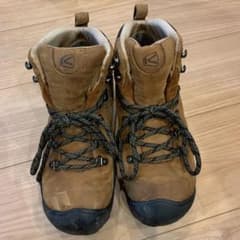 KEEN 登山靴　キャンプのサムネイル