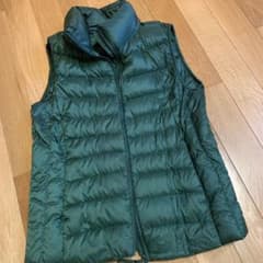 ユニクロ　ダウンベストのサムネイル