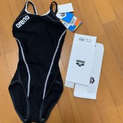 アリーナ　練習水着　新品　130のサムネイル