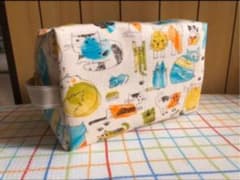 ハンドメイド　オムツポーチ  マルチポーチ 着替え入れ　猫　ネコ　ねこ　北欧のサムネイル