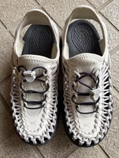 KEEN UNEEK サンダル ホワイト ブラック